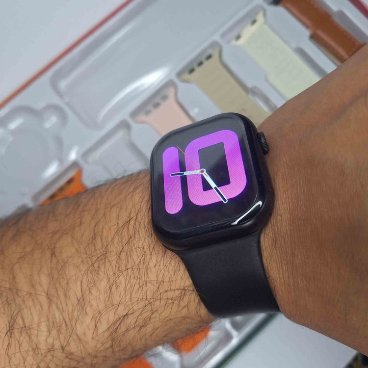 ساعت هوشمند S30 ProMax با بند سیلیکونی به همراه 7 بند متنوع