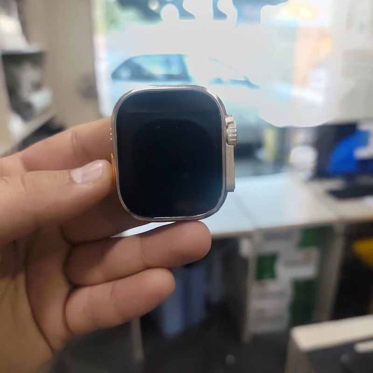 ساعت هوشمند Rock 20 مدل 49 میلیمتری با نمایشگر Super AMOLED و 7 بند سیلیکونی